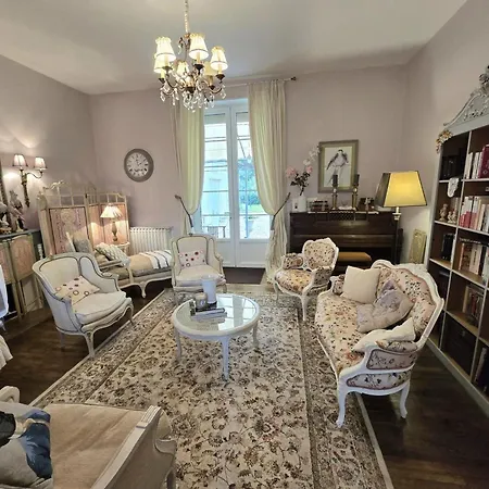 Grande Maison Familiale Avec Piscine Chauffee En Perigord Noir - Fr-1-616-141 別荘